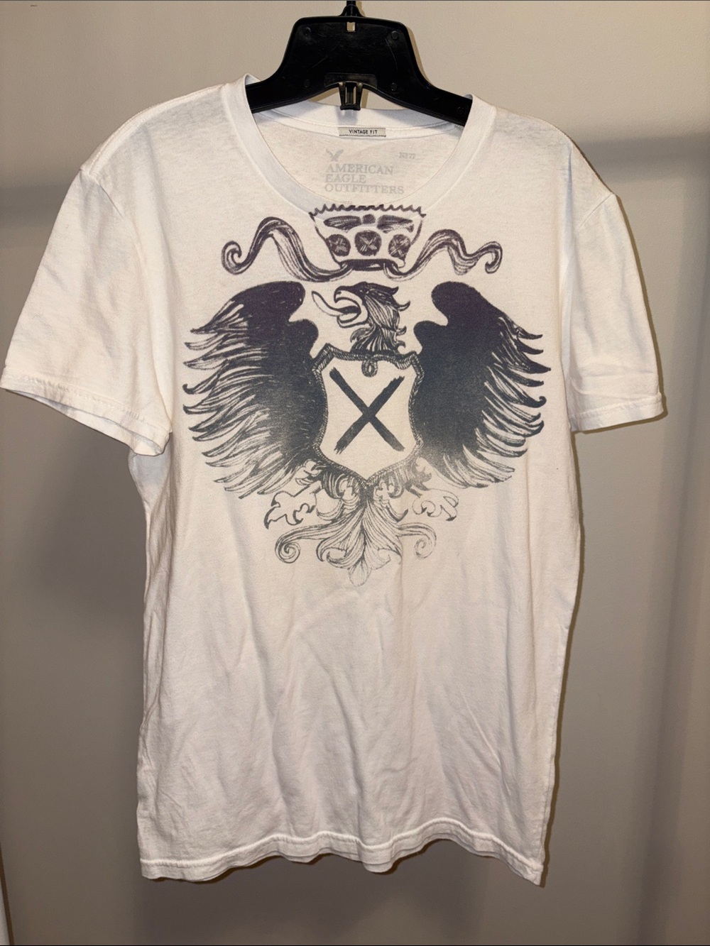 Vintage American Eagle Outfitters White Short-Sleeve Crest Graphic Tee
